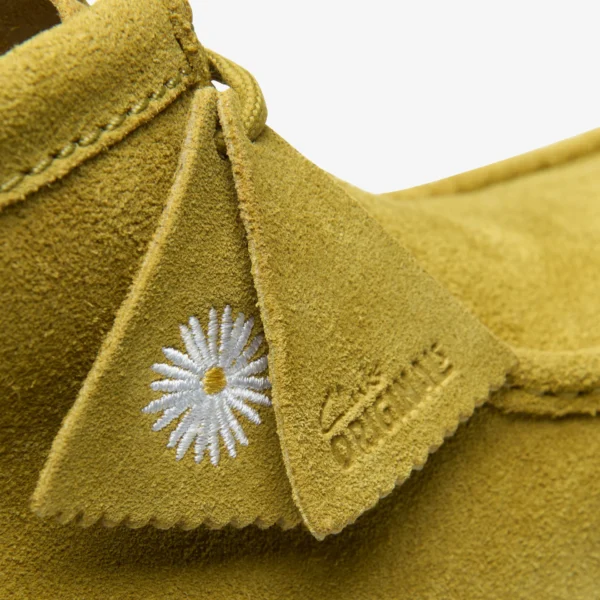 Clarks Men's Wallabee Boot Olive Suede - Image 5